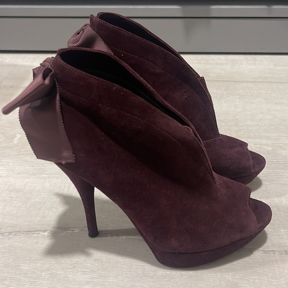 Authentic Vera Wang Royce Peep Toe Purple Booties w/ Ankle Bow | Size 36.5 EU - Picture 3 of 12